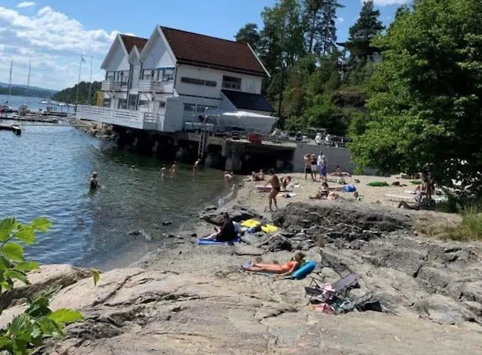 Lite Hus 15 Min Fra Oslo Høvik